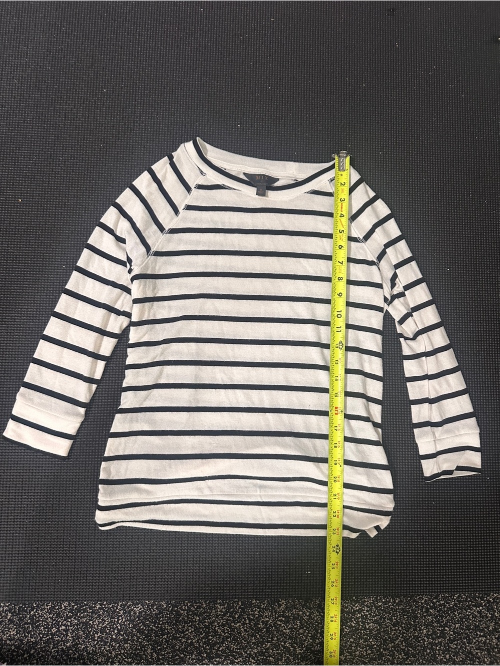 Striped Long-Sleeve Crewneck Top - White & Black